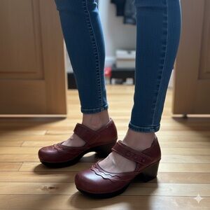 Dansko Sz 8.5 (39) Leather Brown Floral Details Mary Jane Clogs